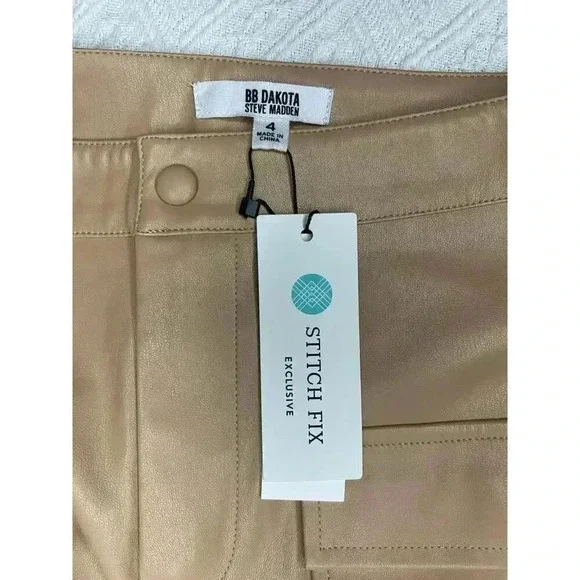 BB Dakota by Steve Madden Vegan Leather Mini Skirt, size 4 in Light Pink - Picture 3 of 9